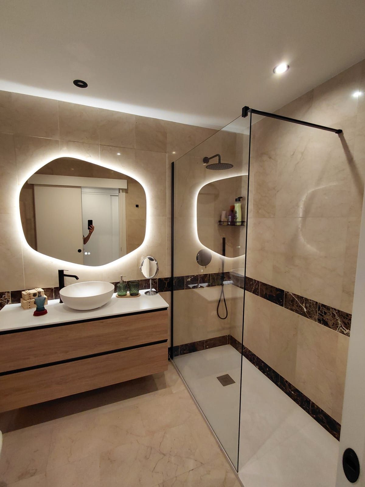 05c7151a92d346f03709b186886cdfa9 - 16