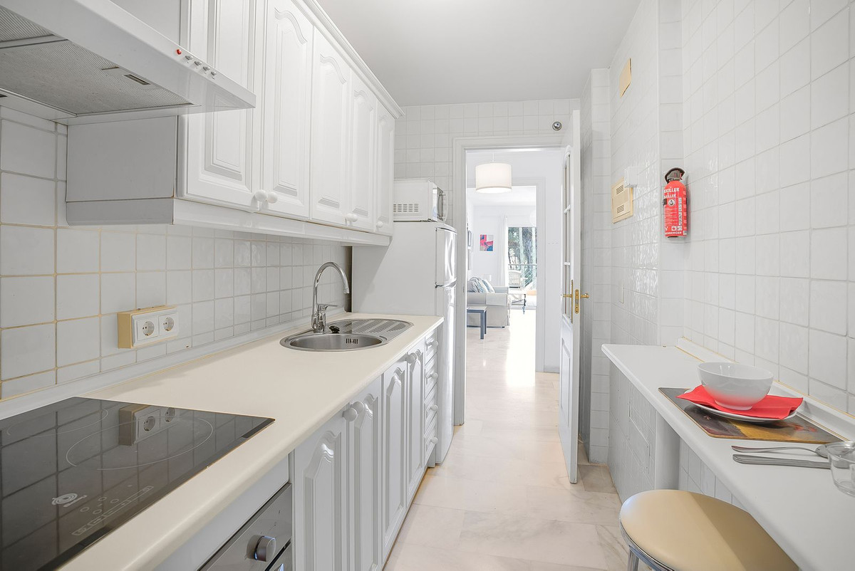 071c5b68dc05c8dc8ca5dc9a5e69aad3 - 11