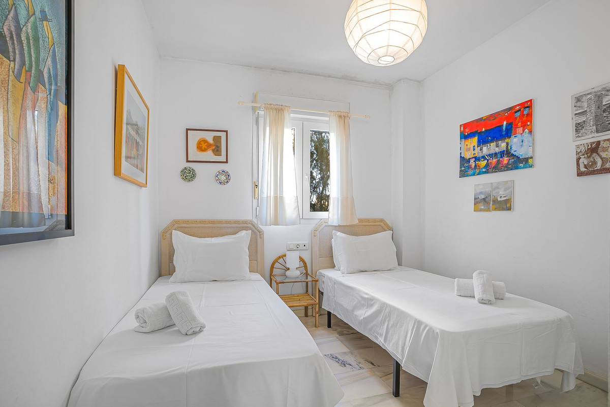 071c5b68dc05c8dc8ca5dc9a5e69aad3 - 13