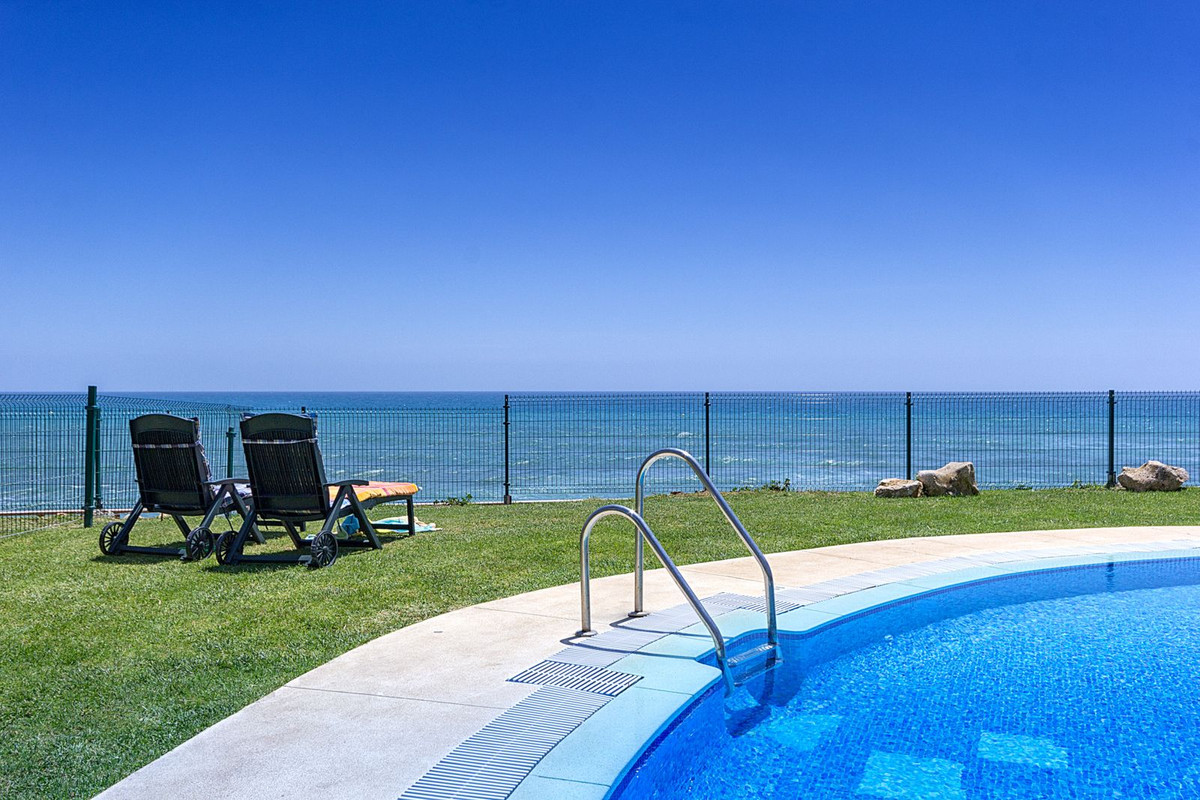 071c5b68dc05c8dc8ca5dc9a5e69aad3 - 23