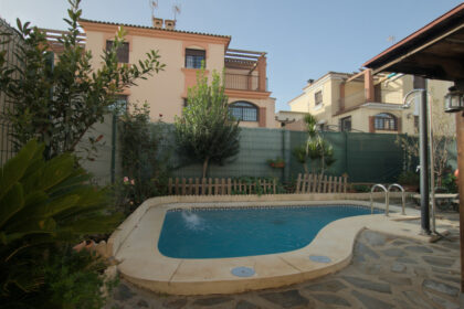 095fe464f60a9ded025c13322bb9d15e - 28