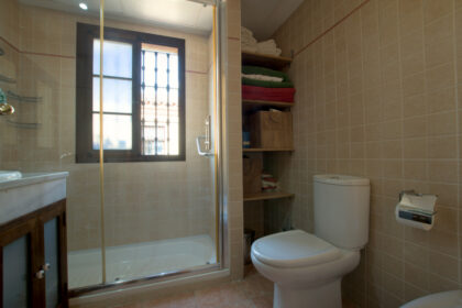 095fe464f60a9ded025c13322bb9d15e - 37