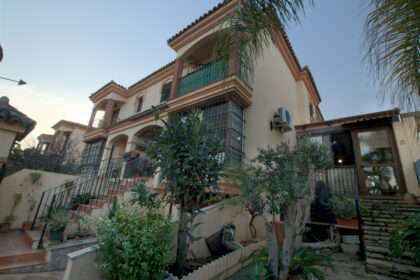 095fe464f60a9ded025c13322bb9d15e - 7