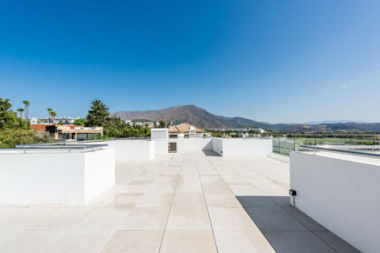 09858aa4bbc26a33957c2993a1cd142b - 28