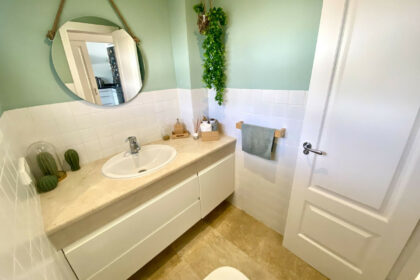 0ab356d6e20d047d425e228bc700a0b4 - 12