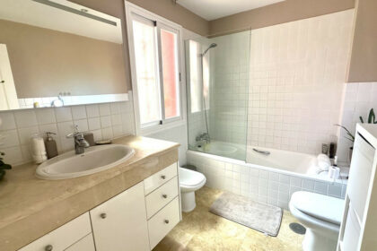 0ab356d6e20d047d425e228bc700a0b4 - 16