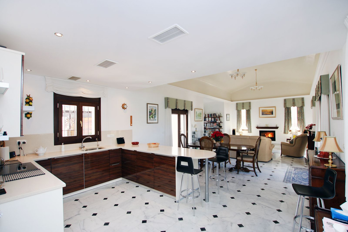 0ac26cc92aed7f709ae486e50f83c48f - 18