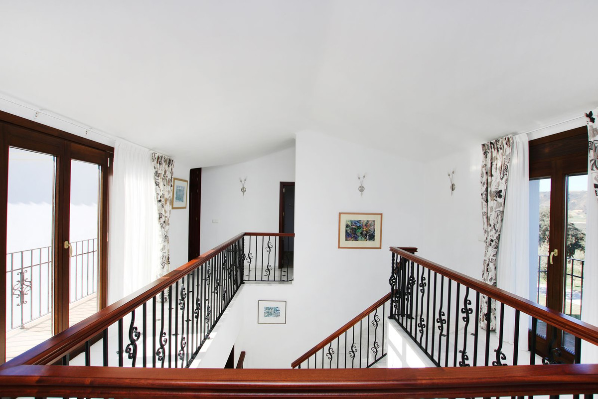 0ac26cc92aed7f709ae486e50f83c48f - 41