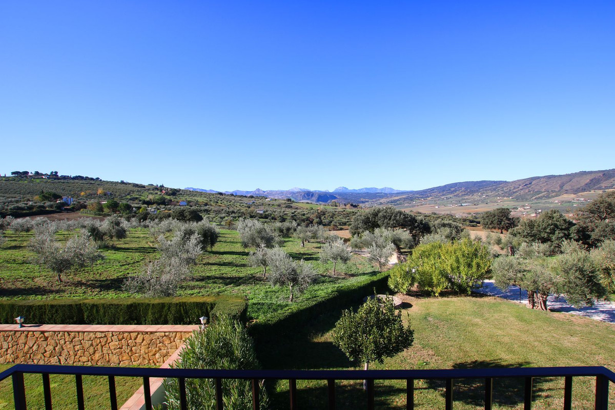 0ac26cc92aed7f709ae486e50f83c48f - 42