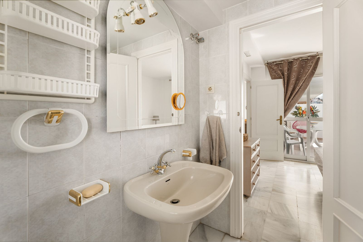 0b39219c093dfab228aaaa2f866c313f - 21