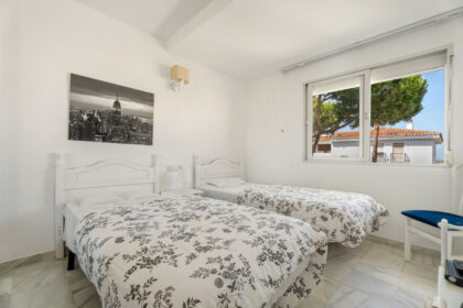 0b39219c093dfab228aaaa2f866c313f - 25