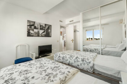 0b39219c093dfab228aaaa2f866c313f - 26