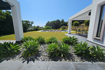 0b6e03a390fa61944633b29813b294ef - 13