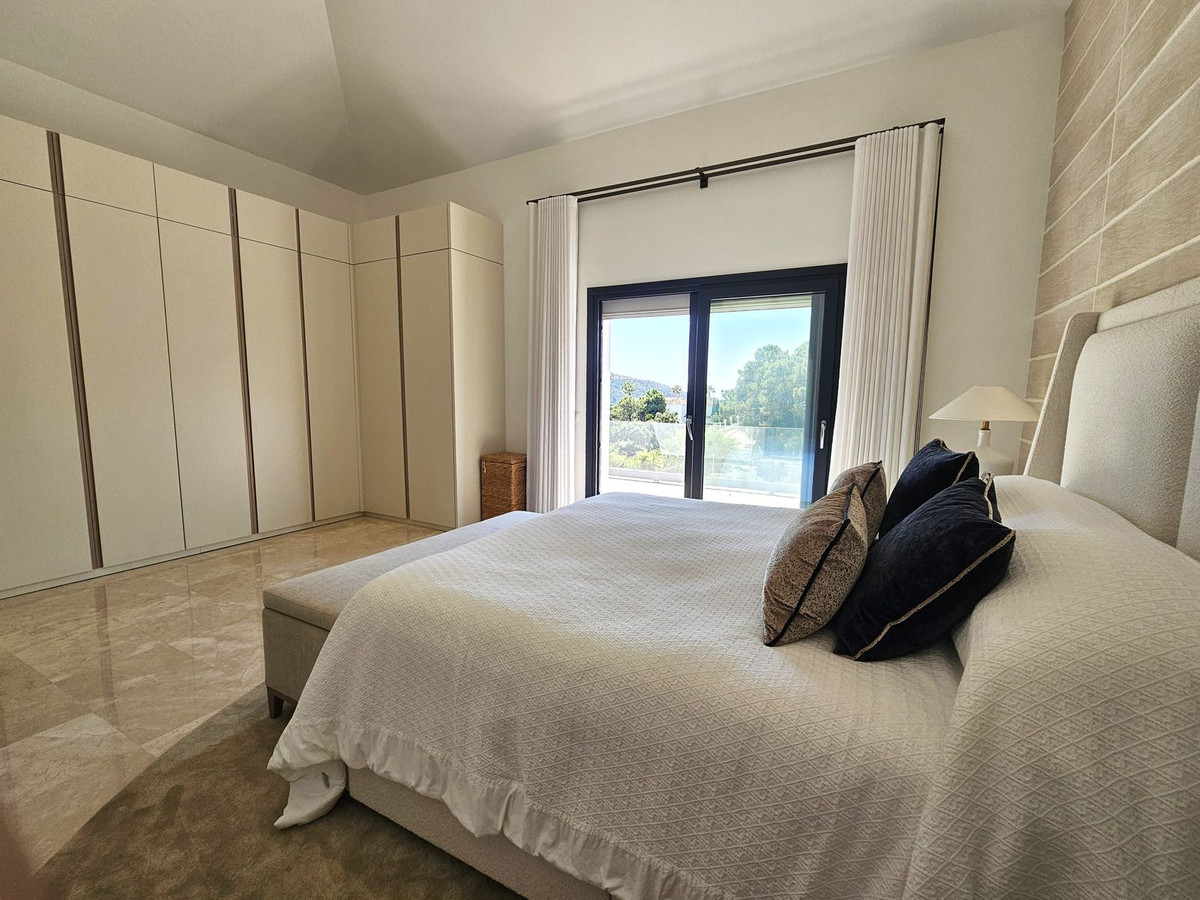 0b6e03a390fa61944633b29813b294ef - 14