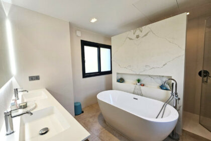 0b6e03a390fa61944633b29813b294ef - 18