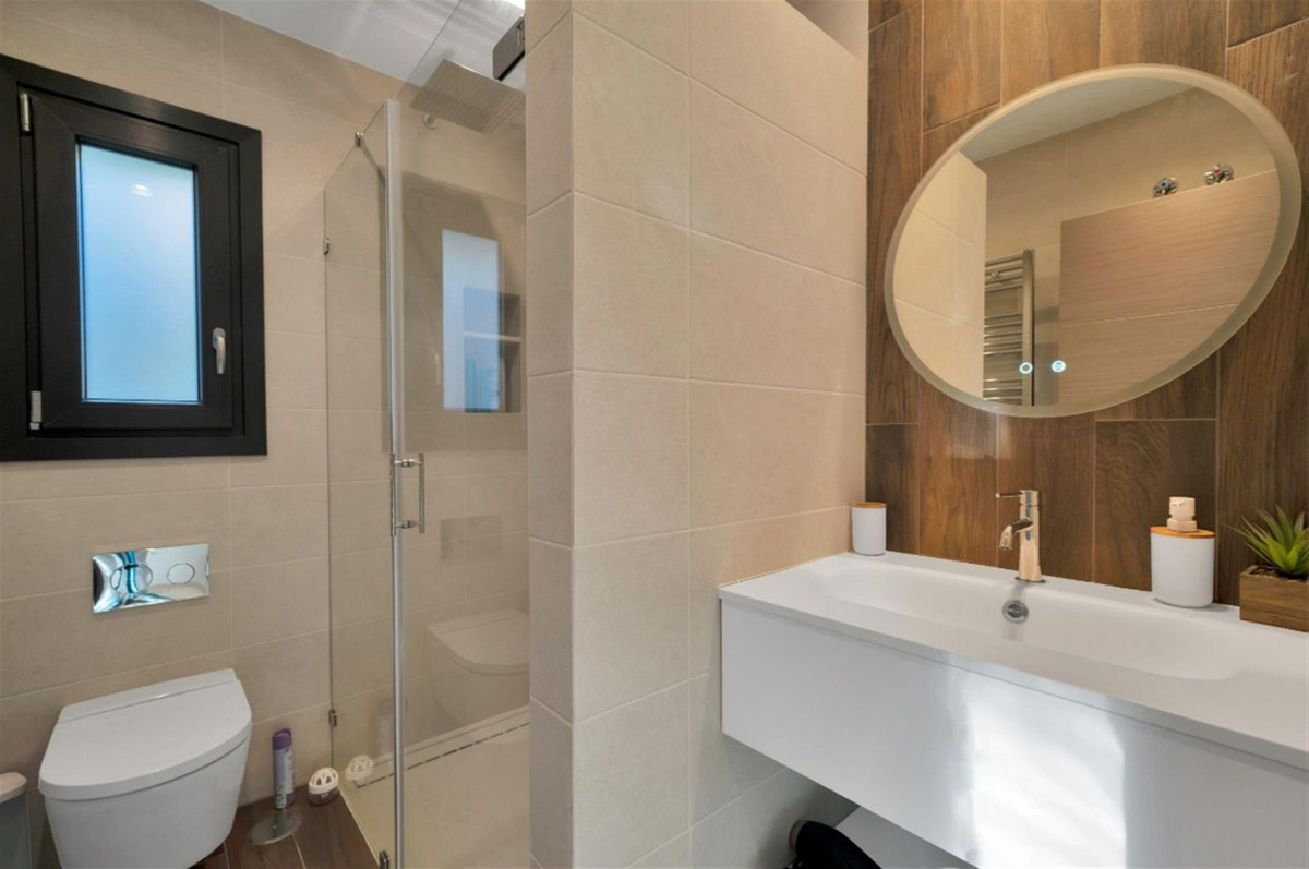 0b6e03a390fa61944633b29813b294ef - 21