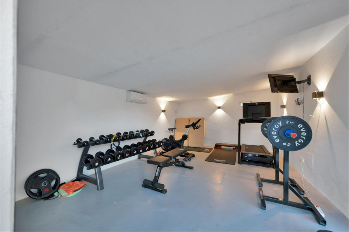 0b6e03a390fa61944633b29813b294ef - 28