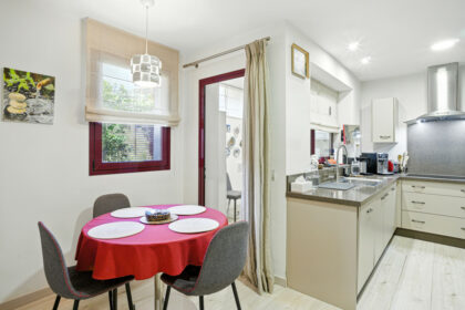 0dce35597aa3e30f1e0dc85ad554bc8f - 27