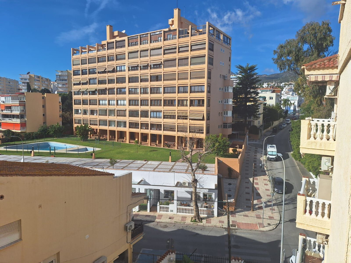 0f16a94e851f8ae286fcdb42c308f198 - 10