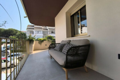 0f9f4b1b8c87e4a6885118c27f048324 - 18