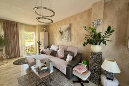 10bdce7360d653e61f6f255c1d71eb5d - 9