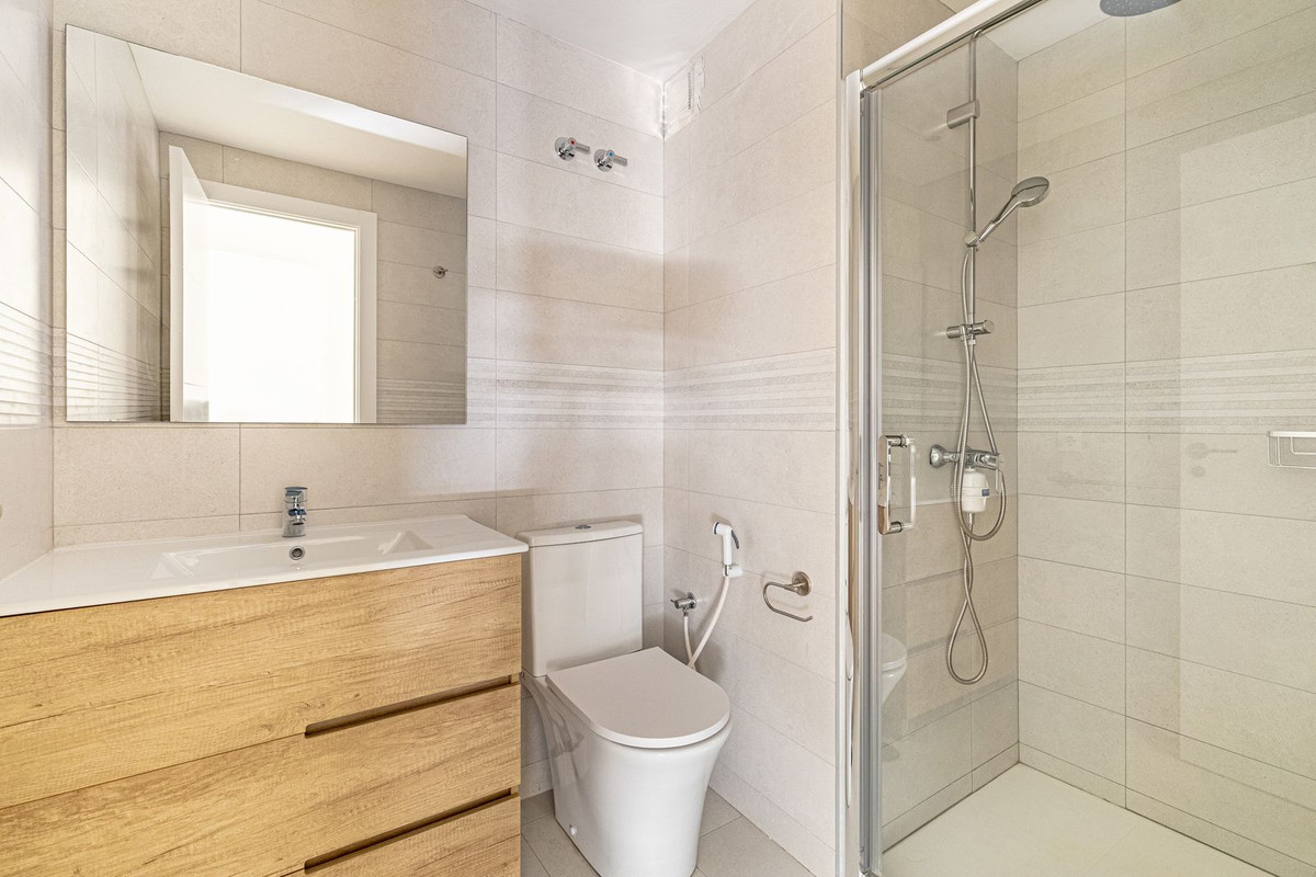 10e71120390c104b46b055752f2d9d19 - 19