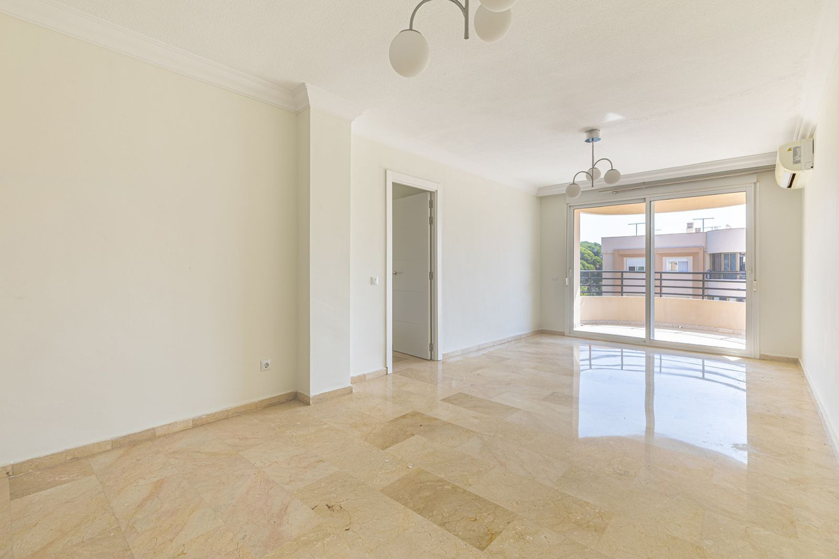 10e71120390c104b46b055752f2d9d19 - 6