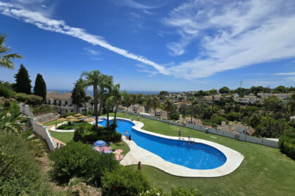 132ecda53a2196fe2150bb0e003887f8 - 1