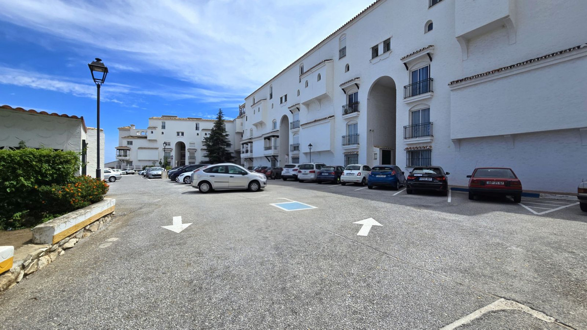 132ecda53a2196fe2150bb0e003887f8 - 26