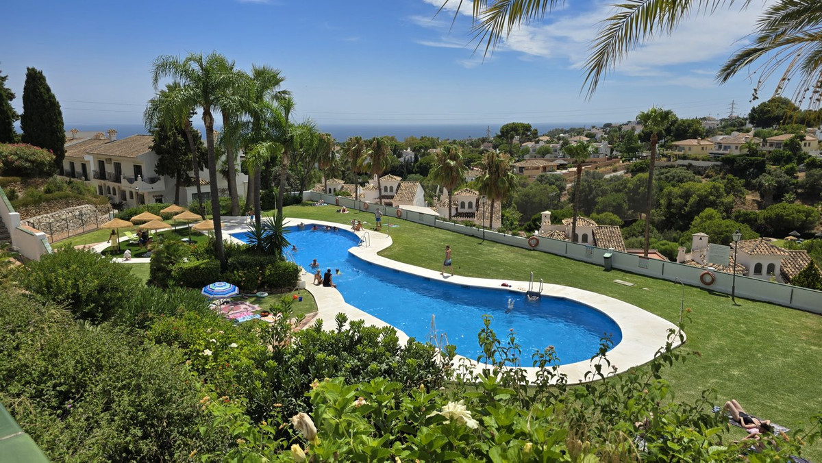 132ecda53a2196fe2150bb0e003887f8 - 7