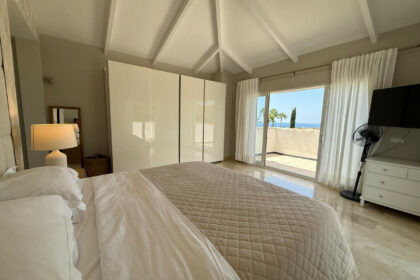 14fcf9b4f67a8374bdd99e694a974c87 - 20