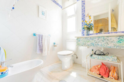 184af50d85cc56435ab4d2c465006702 - 18