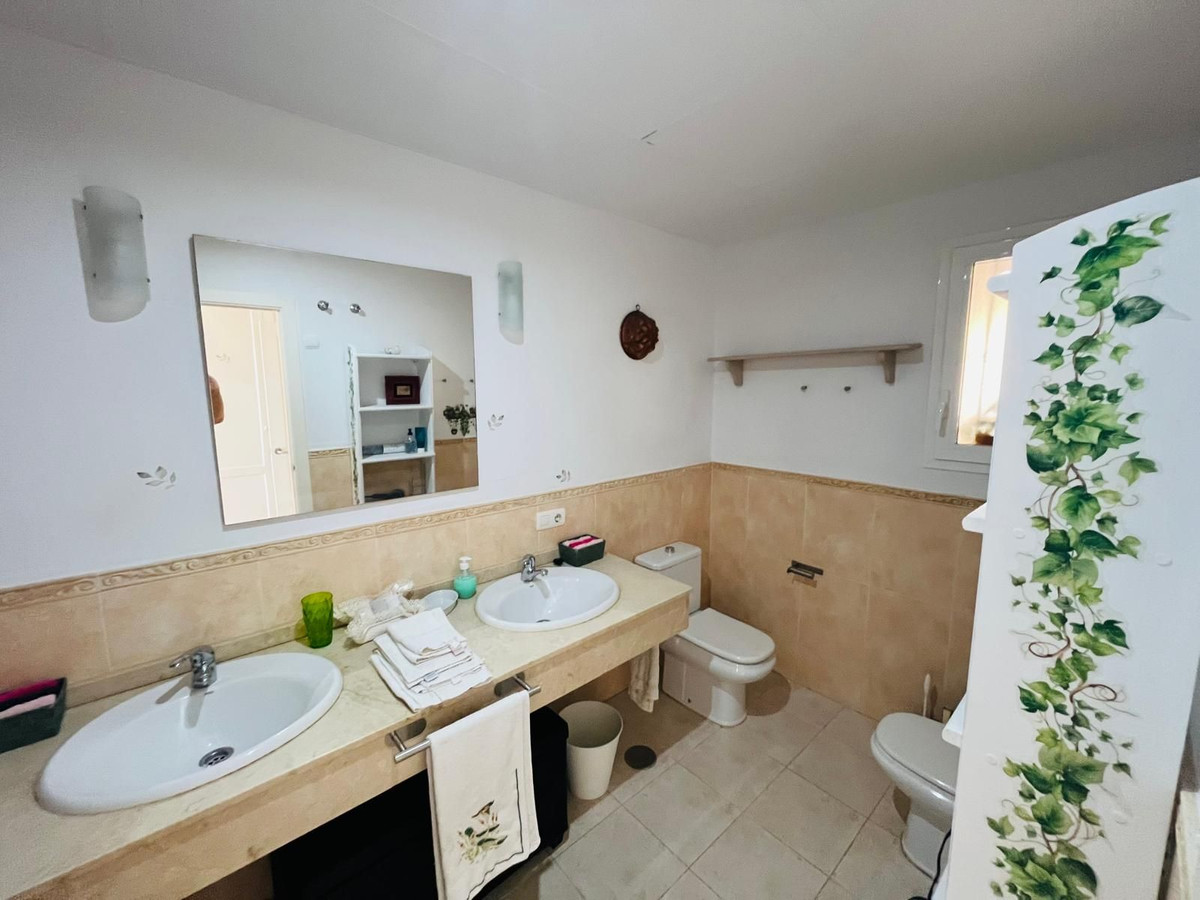 1a6675de8f055d2539a32c32252fd24d - 16