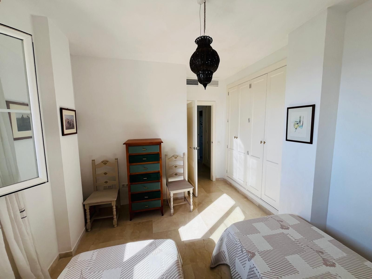 1a6675de8f055d2539a32c32252fd24d - 18