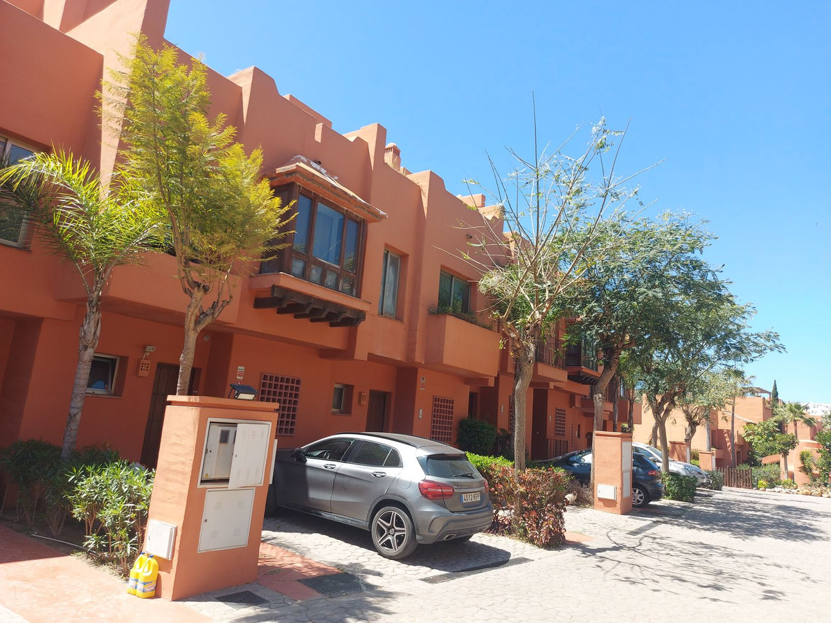 1b261deaf007bf0792269371277b5323 - 8