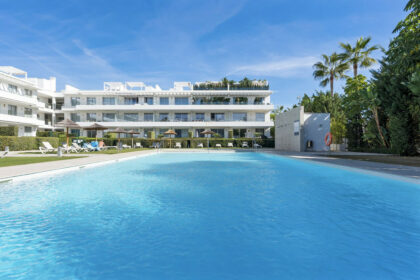 1f0de070f94754504caca40df91d1a63 - 1