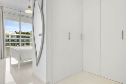 1f0de070f94754504caca40df91d1a63 - 12