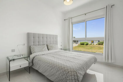 1f0de070f94754504caca40df91d1a63 - 18