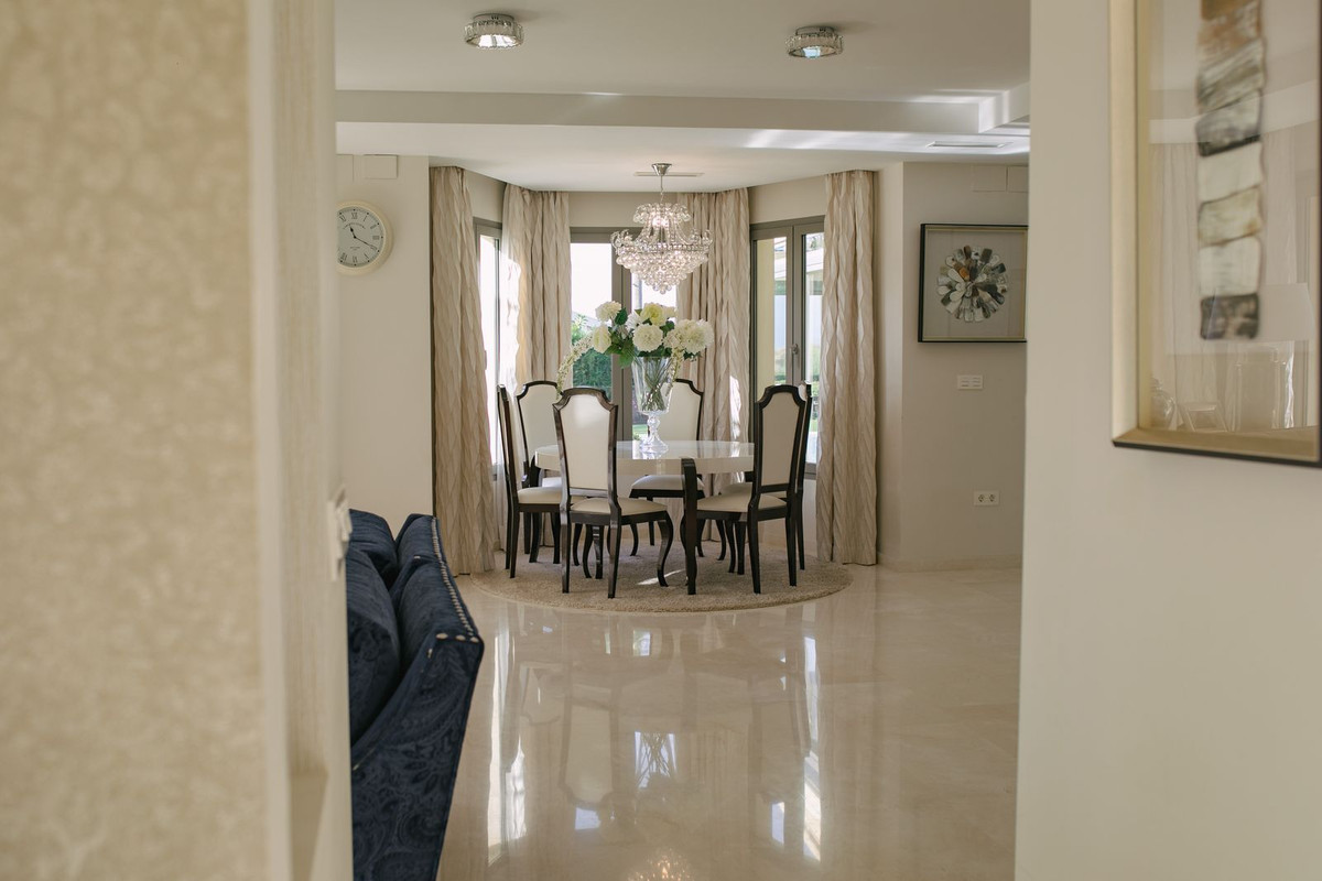 1feba869f4a572ed6c2edf9f5139cd71 - 12