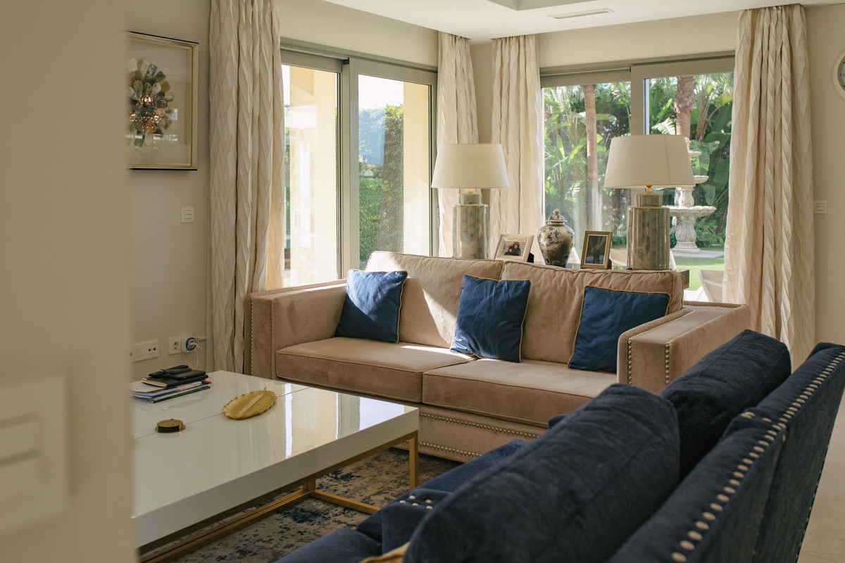 1feba869f4a572ed6c2edf9f5139cd71 - 13