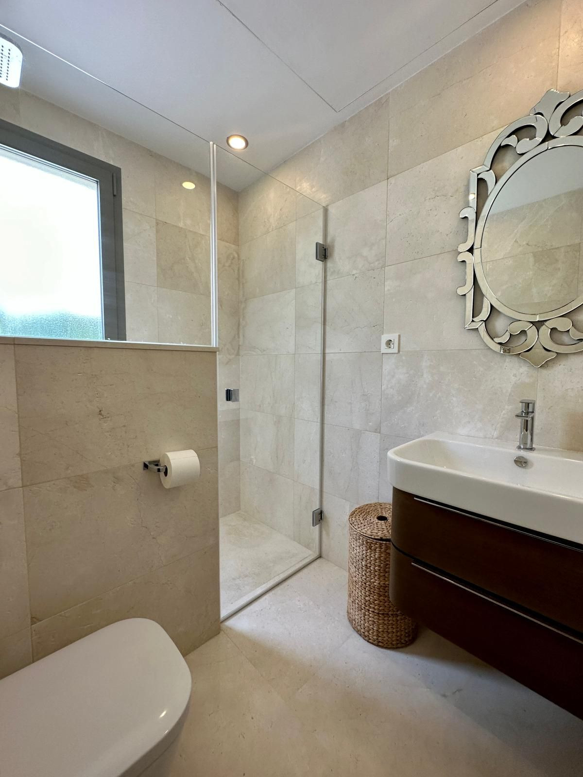 1feba869f4a572ed6c2edf9f5139cd71 - 33