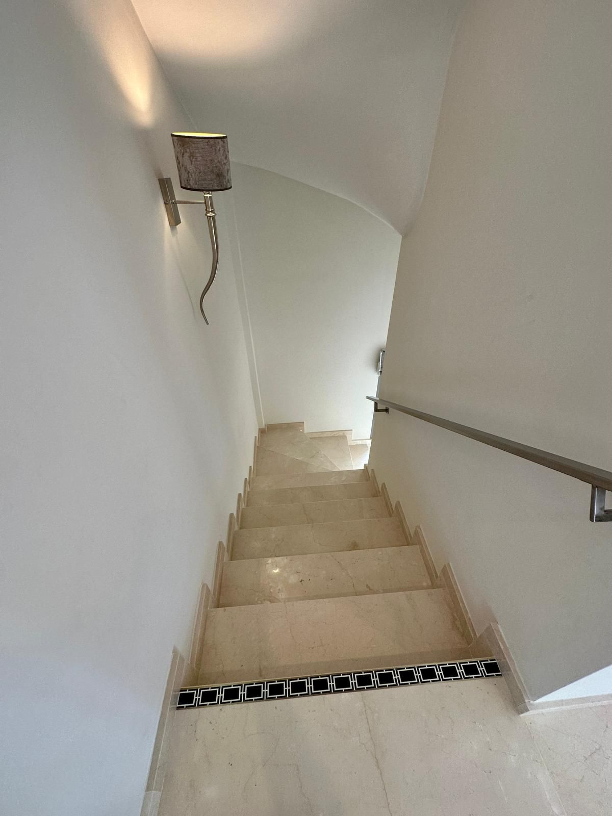 1feba869f4a572ed6c2edf9f5139cd71 - 34