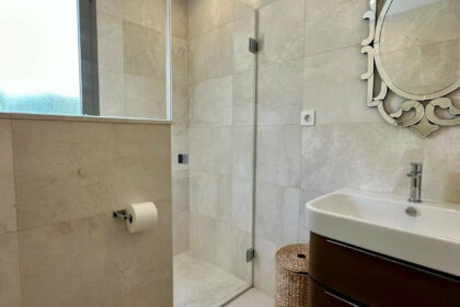 1feba869f4a572ed6c2edf9f5139cd71 - 63