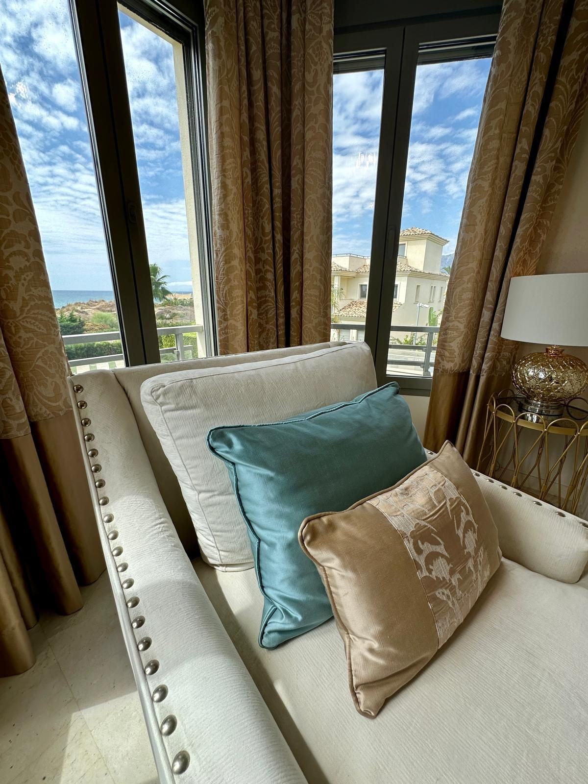 1feba869f4a572ed6c2edf9f5139cd71 - 73