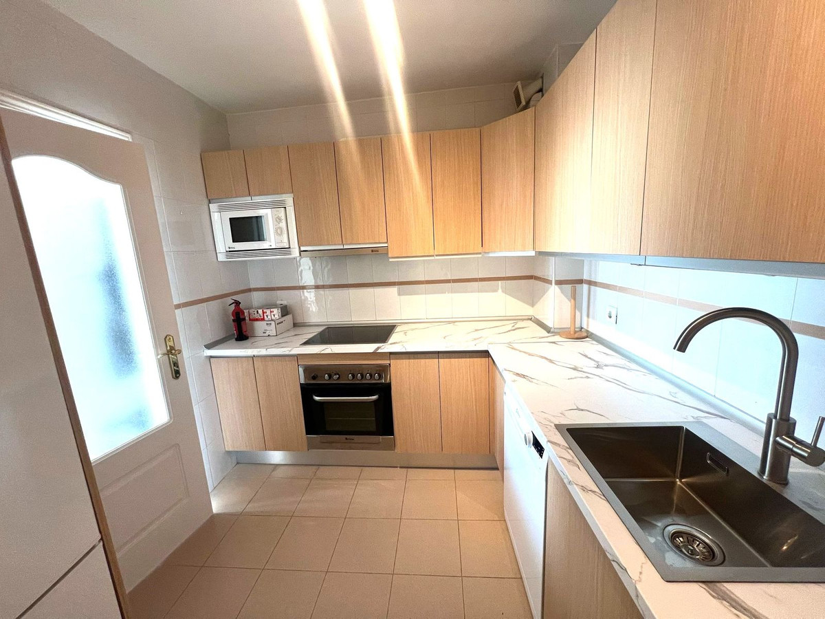 2137971f2cd845811cb9ca2409c31738 - 2