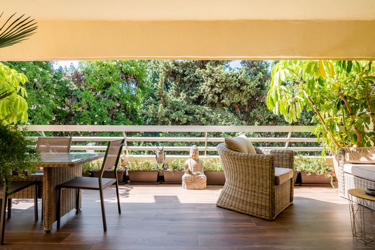 235997792fd775f8c8297833dbabeb8b - 1