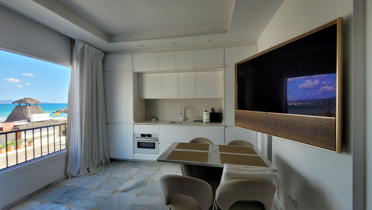 249a2ec33237dcb227d7d35de5142992 - 1