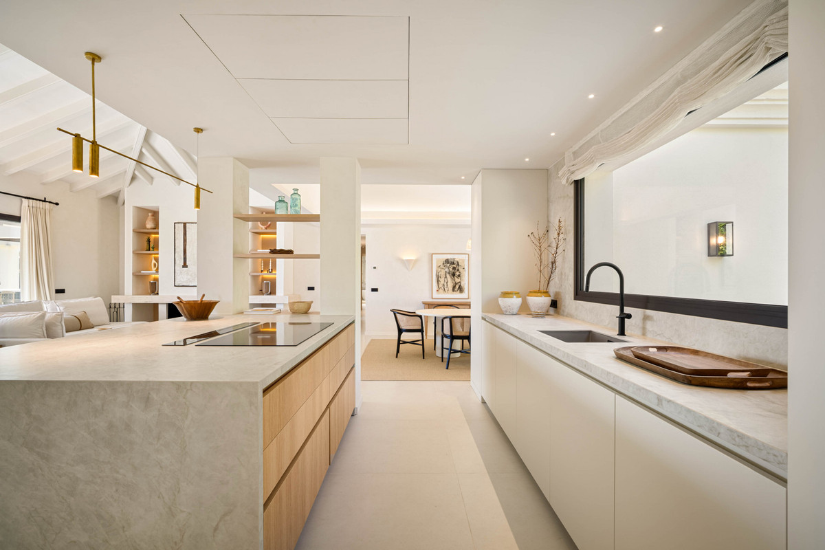 2ba4e8d66eb3253872204ab41b66b318 - 16