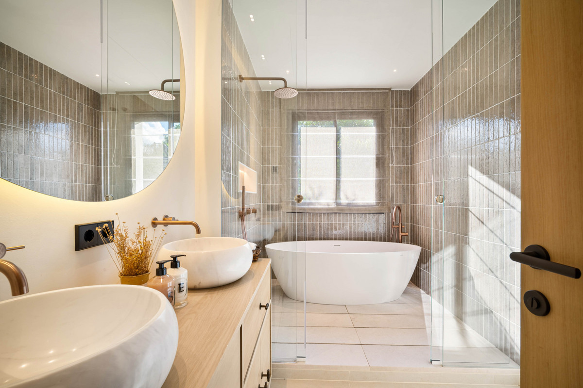 2ba4e8d66eb3253872204ab41b66b318 - 25