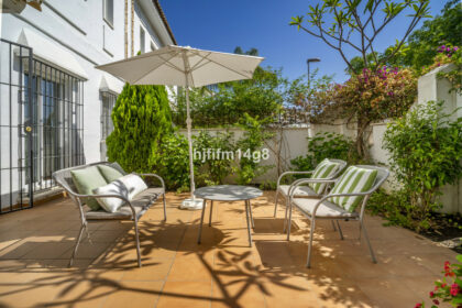 2e292befc233dcdc51921c9476598675 - 1